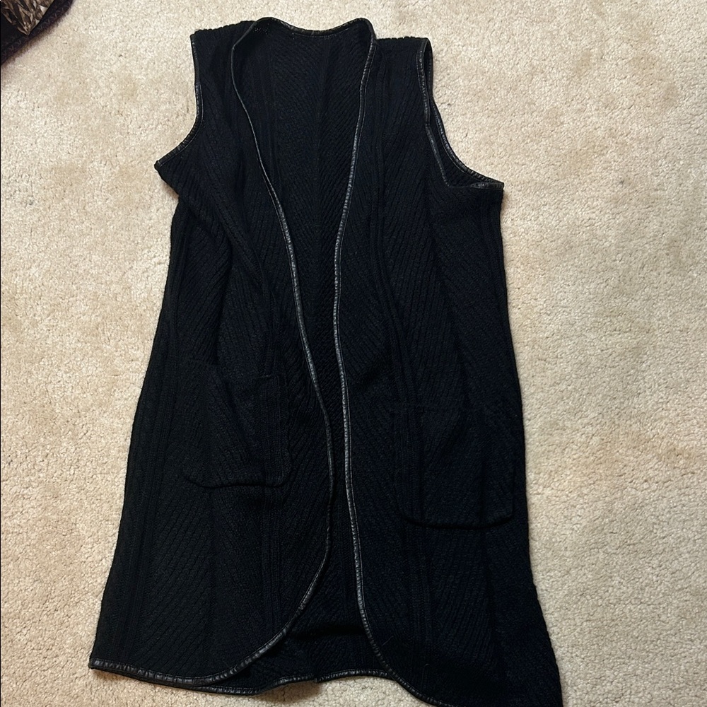 Black Sleeveless Women's Sweater Vest